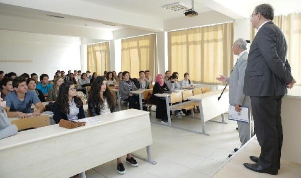 72 yaşında üniversiteli oldu