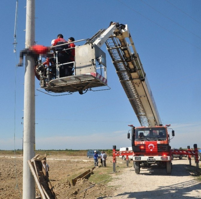 Elektrik akımına kapıldılar !