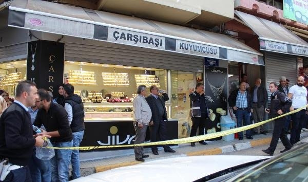 Soyguncu bacağından vuruldu