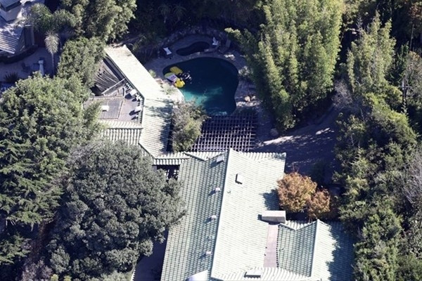 İşte bekar evi