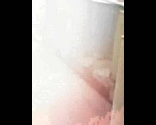 Selfie çekmek için çıktığı vagonun üzerinde akıma kapıldı