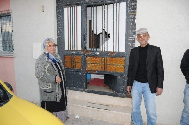 Eskişehir'de baltalı dehşet ! Mahalle ayağa kalktı