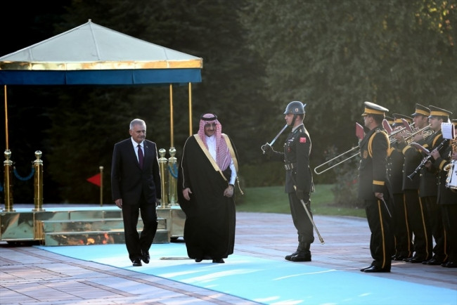 Başbakan Suudi Prensi böyle karşıladı