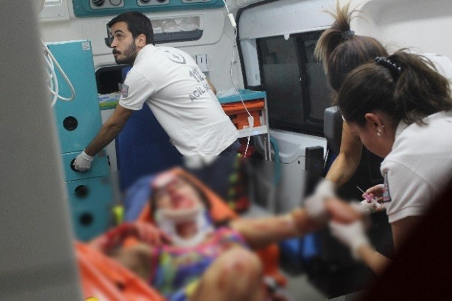 Cinnet getiren koca, polis eşini vurdu