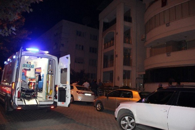 Cinnet getiren koca, polis eşini vurdu