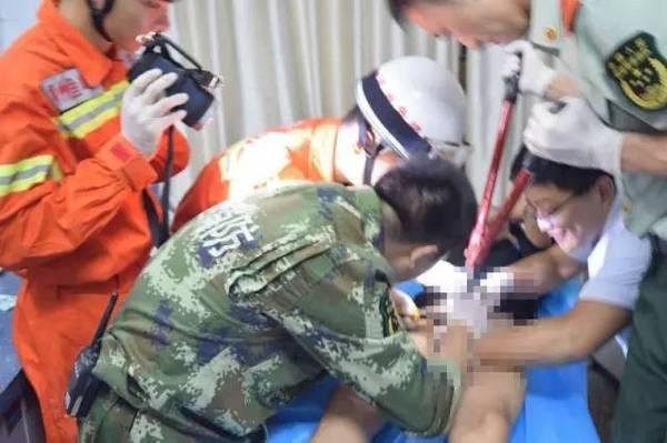 Cinsel organına taktığı yüzüğü çıkartamayınca hastanelik oldu