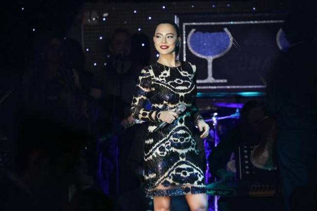 Ebru Gündeş sahne fiyatına zam yaptı