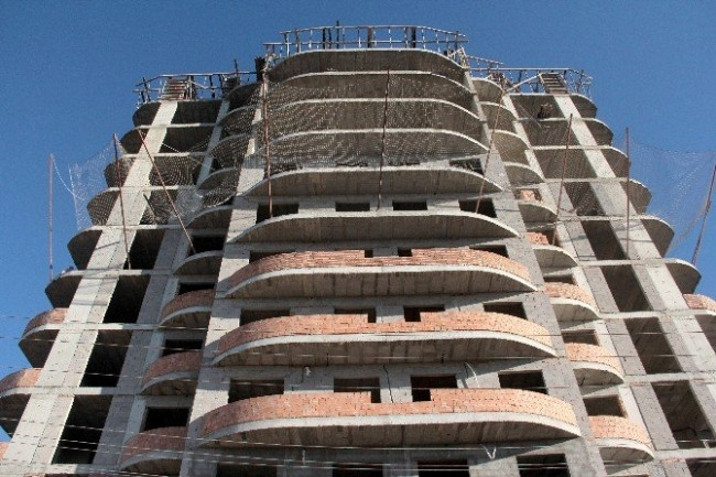 9. kattan düşen işçiyi güvenlik filesi kurtardı
