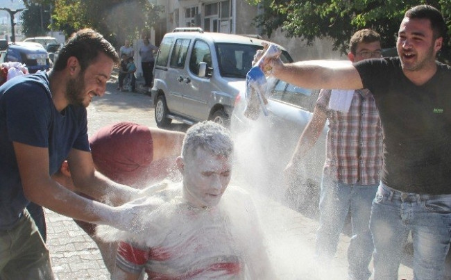 Damadın başına gelmeyen kalmadı