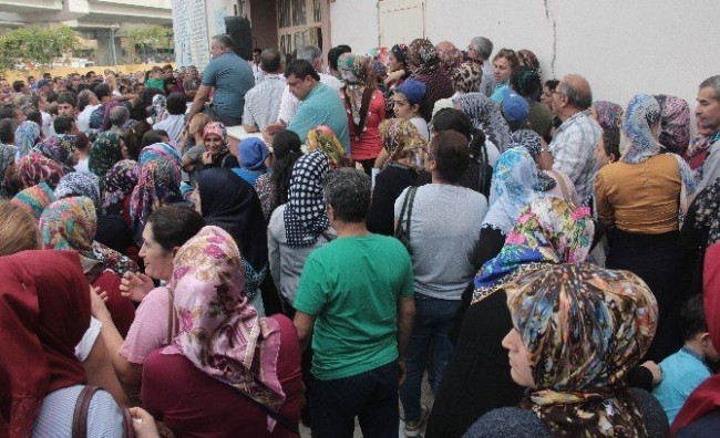 İşsizlik izdihama neden oldu