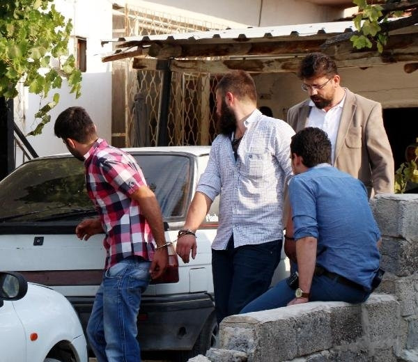 Uyuşturucu kullanıcılarına baskın