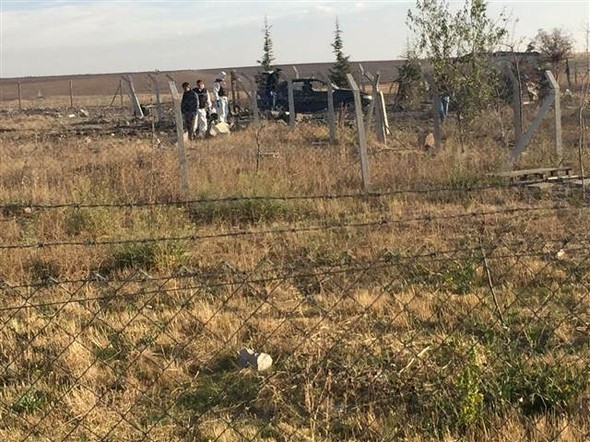 Kamufle olmak için Türk bayrağı asmışlar