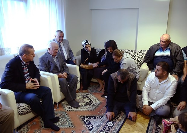 Erdoğan'dan şehit ailelerine taziye ziyareti