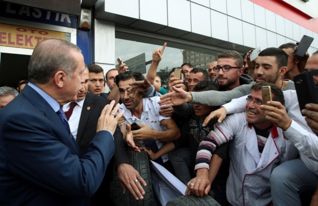 Erdoğan ve Yıldırım'dan esnaf ziyareti