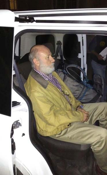 Darbeci amiral bakın nasıl saklanmış...