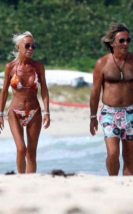 Donatella Versaceden bikini şov
