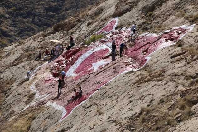 Türkiye'nin en büyük kaya haritasına 15 Temmuz dokunuşu