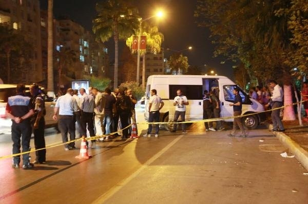 Mersin'de polislere saldırı: 2'si polis, 3 yaralı
