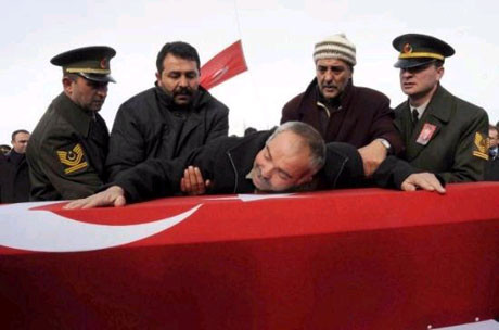 5 bin kişi şehit Emrah Karataşı uğurladı