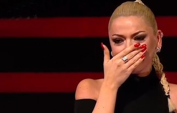 Hadise'ye şok üstüne şok !