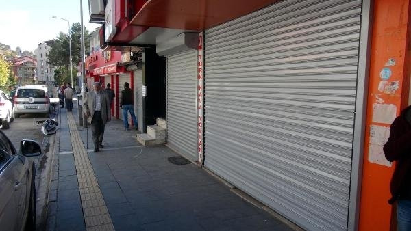 Tunceli'de kepenkler açılmadı