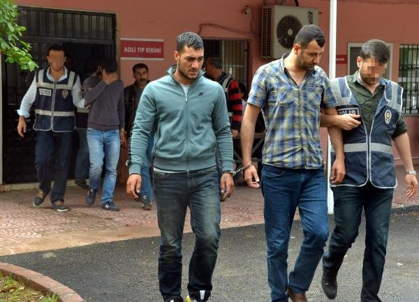 Adana'da şoke eden görüntü: Torbacı aranıyor