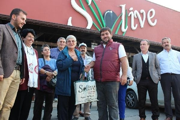 Zeytinyağı içti görenler şaşırdı