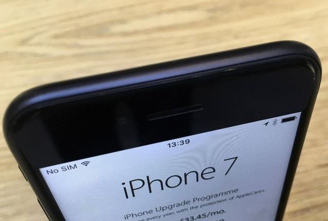 Simsiyah iPhone 7 modellerinde önemli sorun