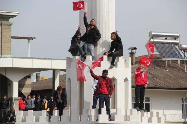 Bingöl'de "teröre lanet" mitingi