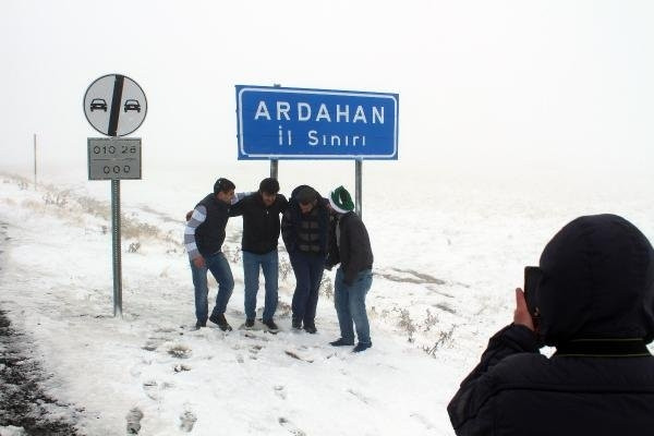 Ardahan'a yılın ilk karı düştü
