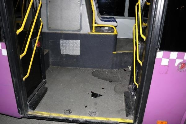 Belediye otobüsüne molotoflu saldırı
