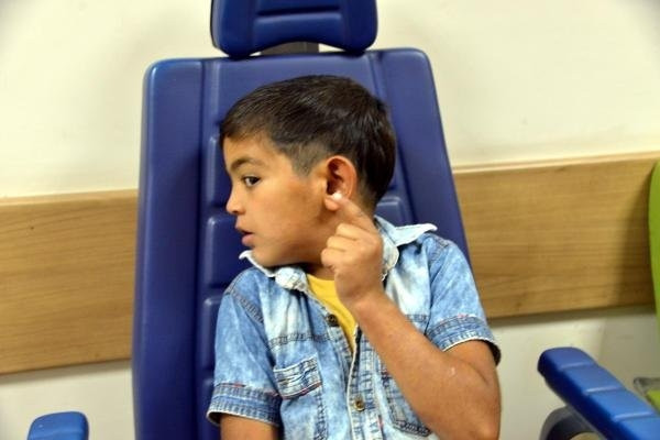 Küçük çocuğun kulağından bakın ne çıktı