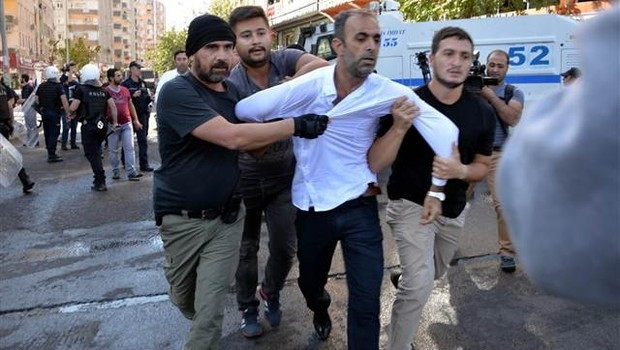 Diyarbakır'da ''Kışanak'' gerginliği: 25 gözalt