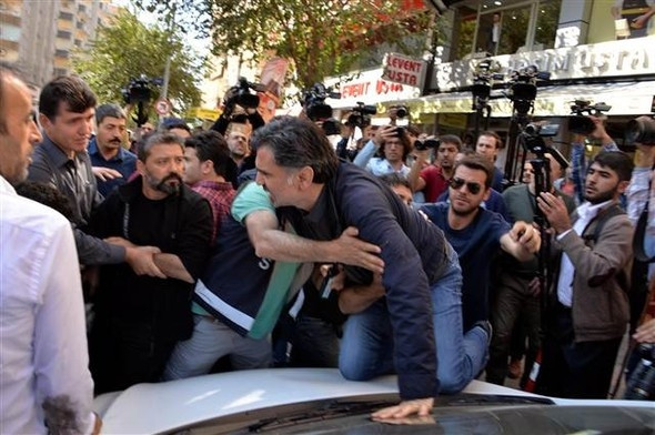 Diyarbakır'da ''Kışanak'' gerginliği: 25 gözalt