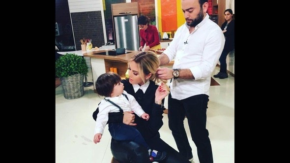 Ece Erken oğlunun saçlarını mı boyatıyor ?