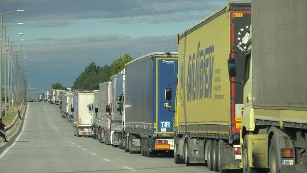 Emniyet'in pasaport sistemi yine çöktü