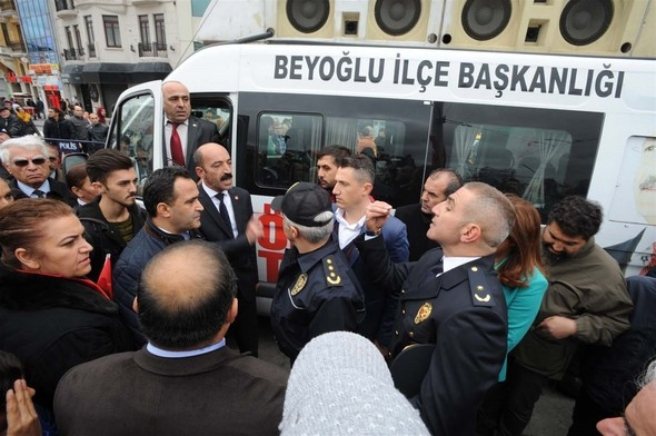 Taksim'de 29 Ekim töreni