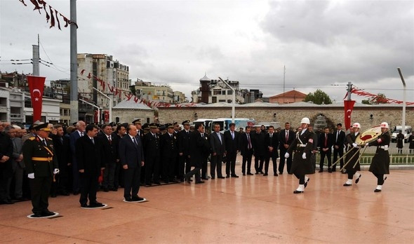 Taksim'de 29 Ekim töreni