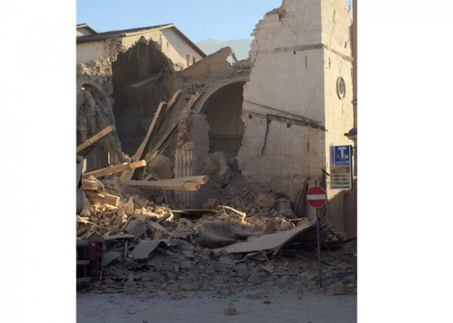İtalya'da 6.5 büyüklüğünde deprem
