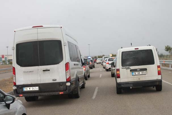 300 araçlık uğurlama konvoyu