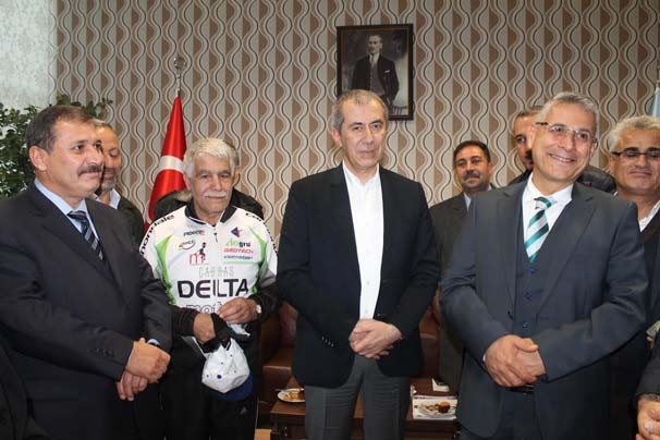 300 araçlık uğurlama konvoyu