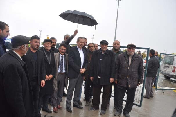 300 araçlık uğurlama konvoyu