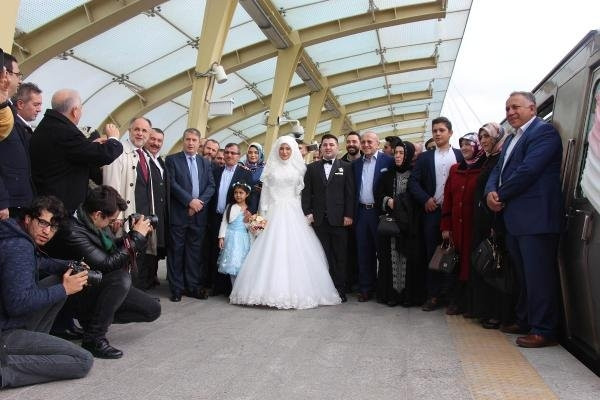 İstanbul metrosunda ilk nikah