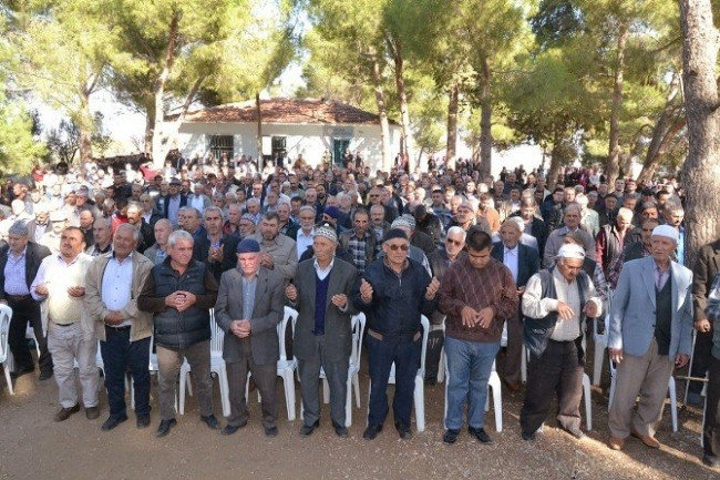 Köylüler yağmur duasına çıktı