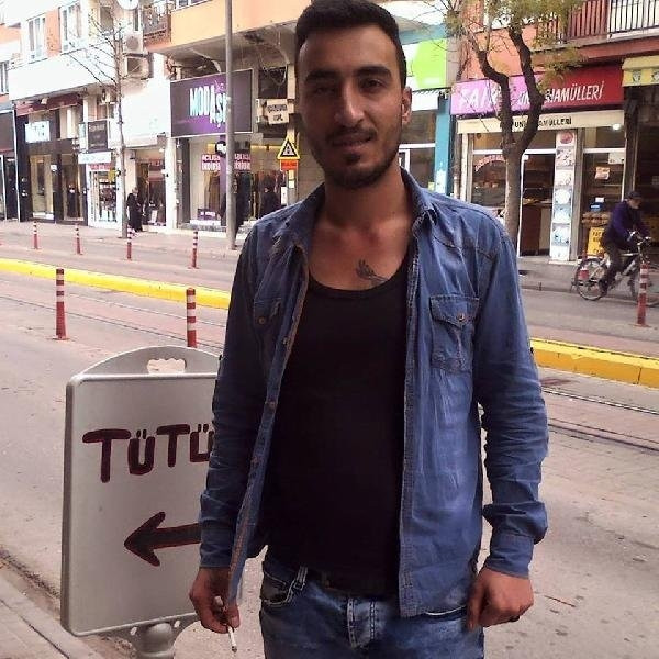 Tutuşan koltukta yanarak öldü
