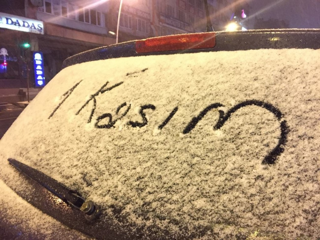 Gün kar yağışıyla uyandılar