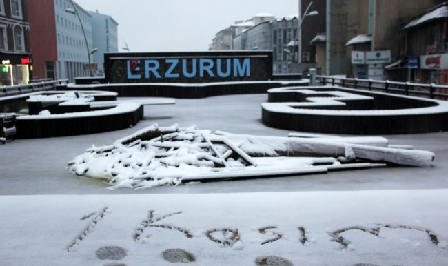 Gün kar yağışıyla uyandılar