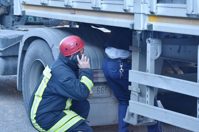 Dorsenin altında kalan TIR sürücüsünün feci ölümü