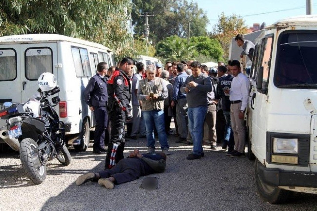 Pazarın ortasında dehşet saçtı