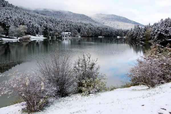Kar yağışı eşsiz manzaralar oluşturdu